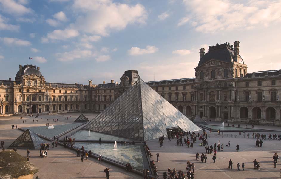 must-visit Louvre Museum