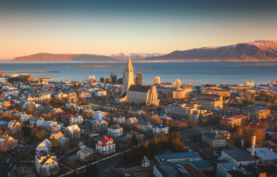 Reykjavik, Iceland: Northern Lights & Hot Springs