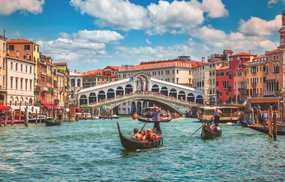 Best Romantic Getaways for Couples in Venice