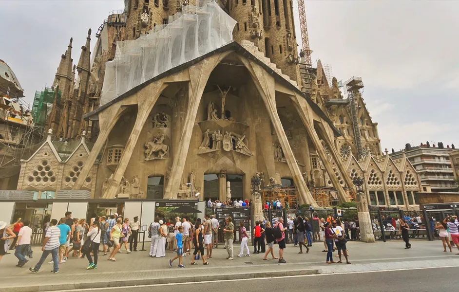 How To Get Sagrada Familia Tickets - People standing at the entrance