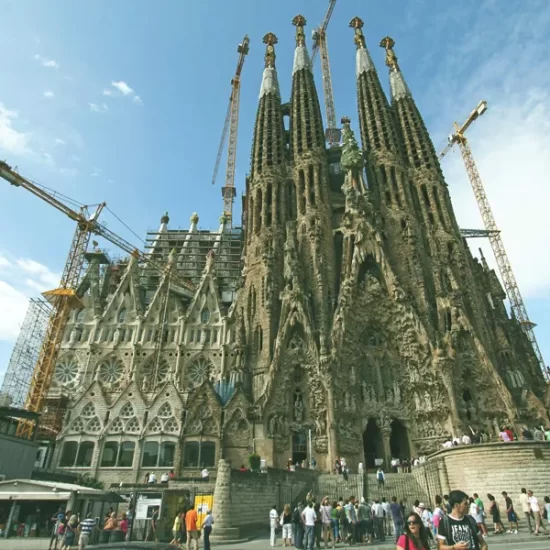 La Sagrada Familia Mass Times & Calendar