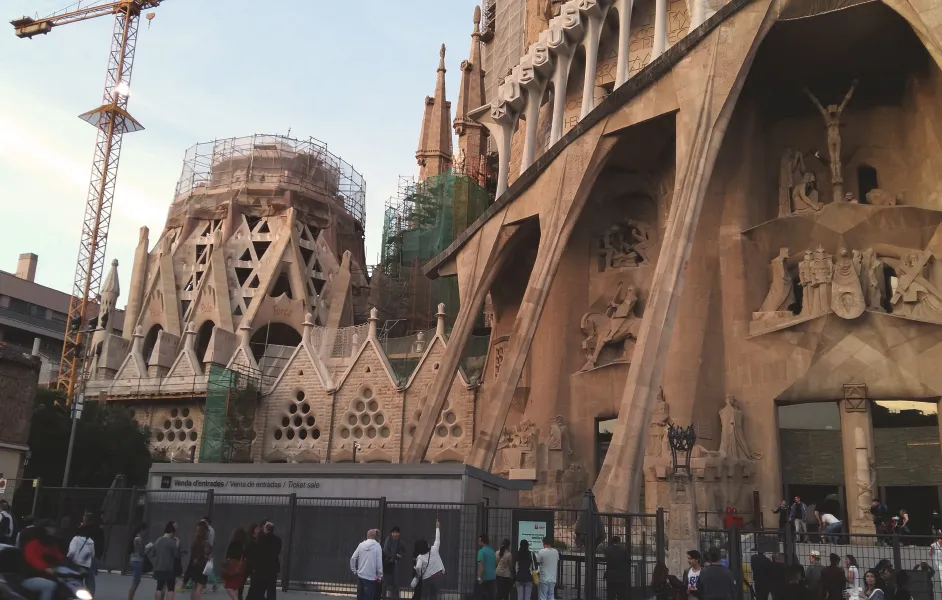 Passion Facade Sagrada Familia vs Nativity Facade
