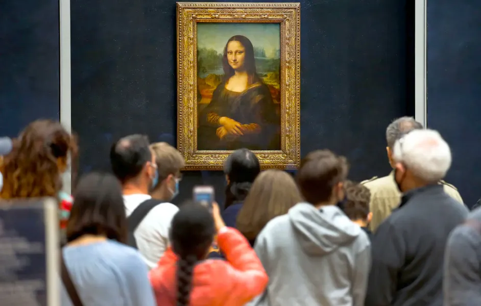 louvre museum to eiffel tower